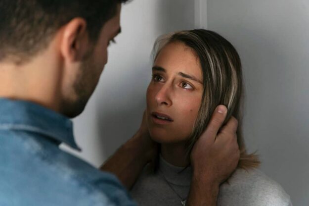 7 schmerzhafte Emotionen, die ein Narzisst in Ihnen auslöst 7 schmerzhafte Emotionen, die ein Narzisst in Ihnen auslöst